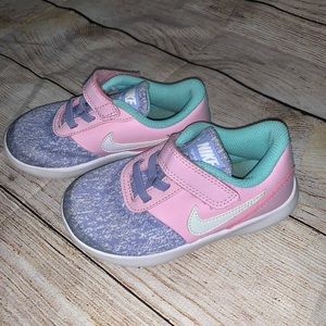 Girls Nike tennis shoes